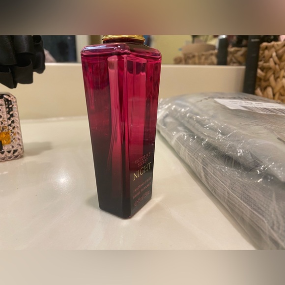 Victoria’s Secret Rare HTF Scandalous, Sweet Talk and Night - read! - Picture 4 of 5